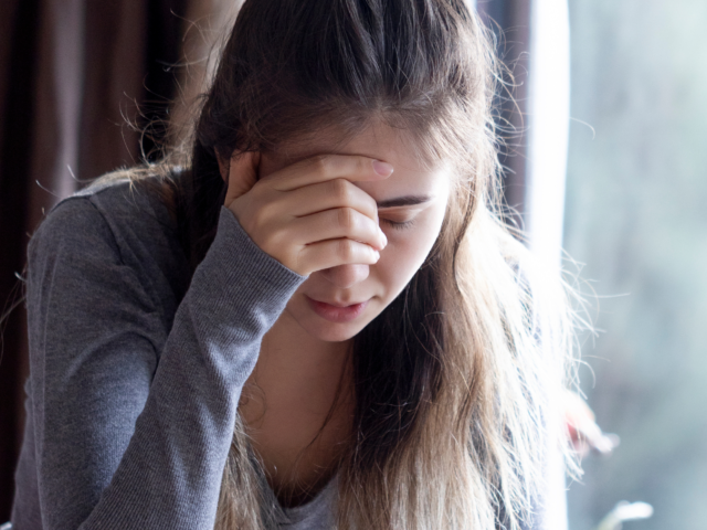 【目や耳の違和感なのに？】メニエール病の意外な原因を解説！